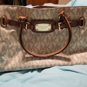 Michael kors purse